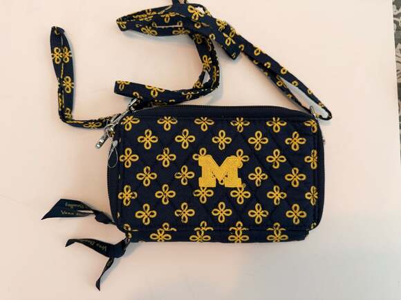 Vera Bradley Handbags - NWOT Vera Bradley University of Michigan Quilted RFID Crossbody Wallet